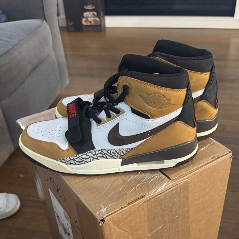Nike Men's High-Top Sneakers in White, Brown, Tan, Black - Picture 3 of 6